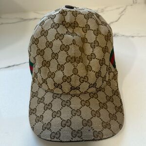 Authentic Gucci GG Canvas Baseball Hat. Size medium 58cm